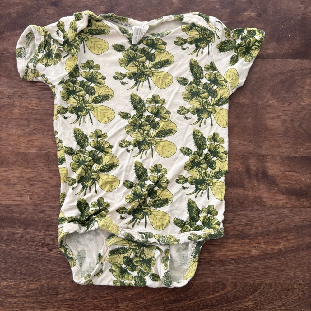 KATE QUINN Clover Bodysuit Bamboo